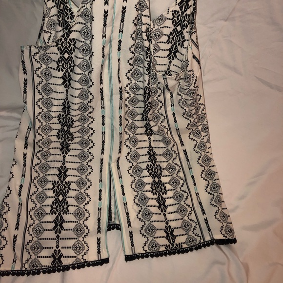 Tank - Picture 4 of 5